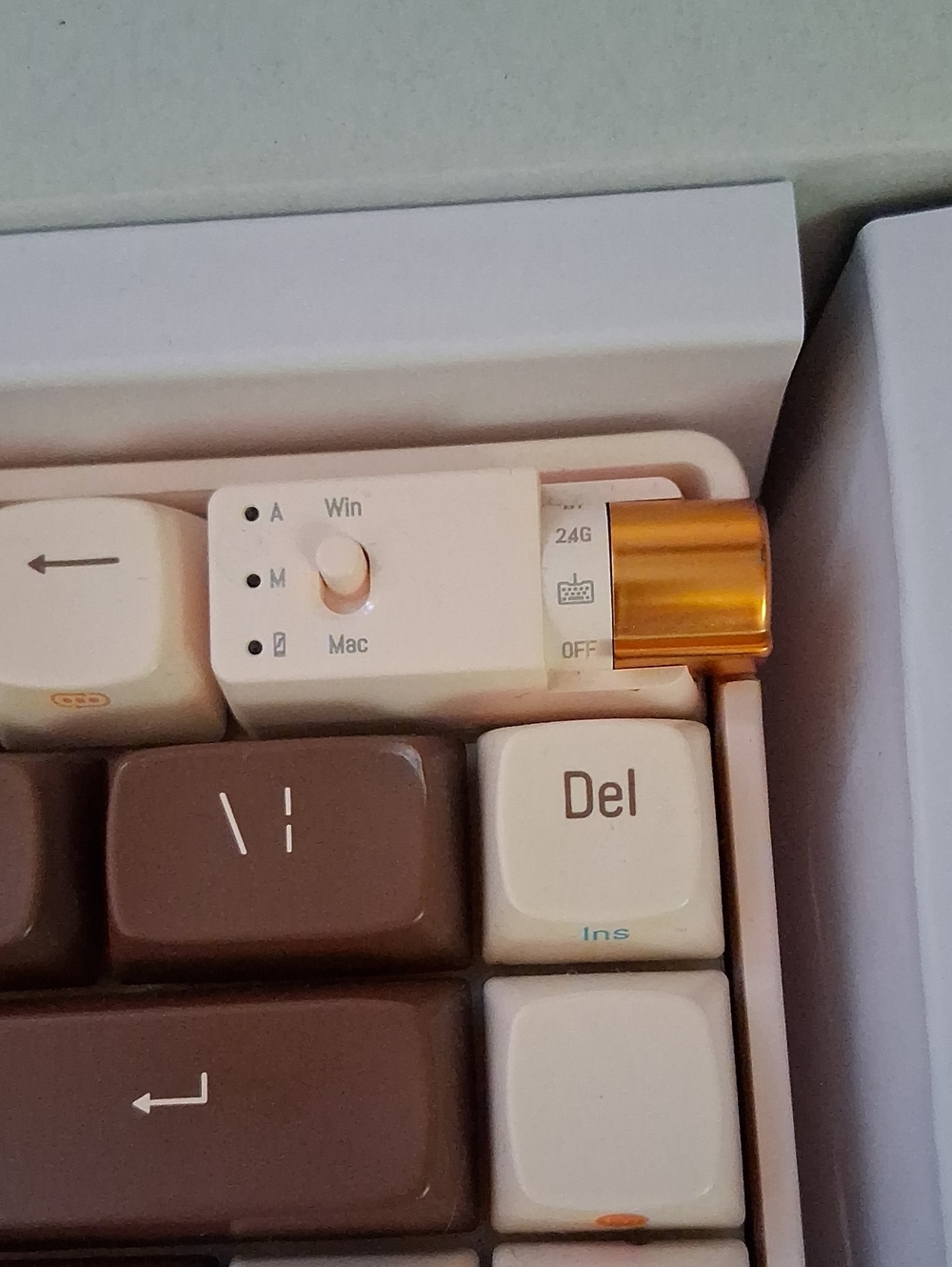 Royalaxe R Series RGB Mechanical Keyboard - Picture 6 of 6
